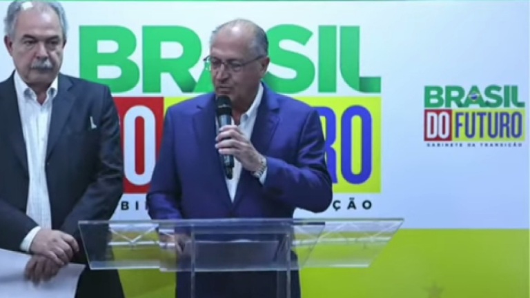 Geraldo Alckmin concede entrevista coletiva em São Paulo