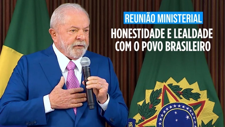 Lula em reunião ministerial