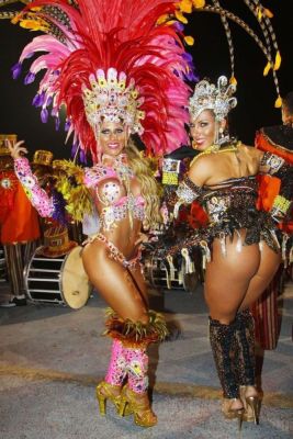 Viva o Carnaval, a festa mais colorida e animada do ano! #Carnaval