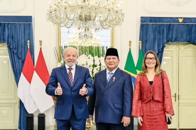 Recebido pelo presidente Prabowo Subianto, da Inonésia. Esta é a primeira visita de um presidente brasileiro a este país dese 2008. A Indonésia é parceira estratégica do Brasil. O quarto país mais populoso do mundo, e a principal economia da Associação das Nações do Sudeste Asiático, a ASEAN. Nossa relação bilateral tem se aprofundado em diversas áreas, como comércio agrícola, bioenergia, defesa e desenvolvimento sustentável. Com esta visita de Estado que iniciamos hoje, fortalecemos ainda mais esta relação.