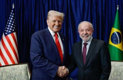 Tive uma ótima reunião com o presidente Trump na tarde deste domingo, na Malásia. Discutimos de forma franca e construtiva a agenda comercial e econômica bilateral. Acertamos que nossas equipes vão se reunir imediatamente para avançar na busca de soluções para as tarifas e as sanções contra as autoridades brasileiras.