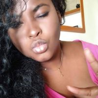 Pouco importa a estação, pelos olhos dela é sempre primavera.