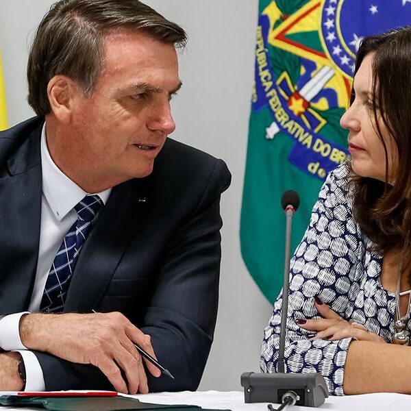 Bia Kicis afirma que está livre para votar contra o governo