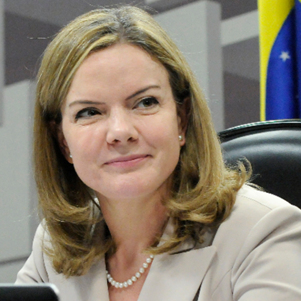 Rádio Cultura de Curitiba entrevista Gleisi Hoffmann