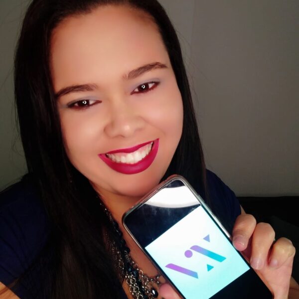 Luana Barreto anuncia o aplicativo de beleza o VVOX