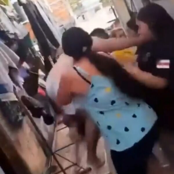 Pastor agride ex-mulher e filhas
