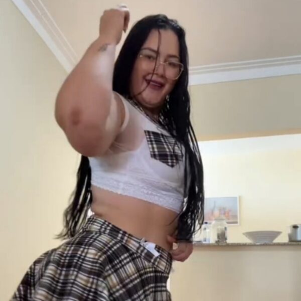 Look de Colegial de Marlene Soares: Como Adotar a Tendência Preppy no Seu Guarda-Roupa