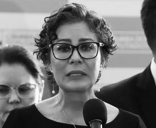 Carla Zambelli receberá o benefício de cumprir pena no Brasil