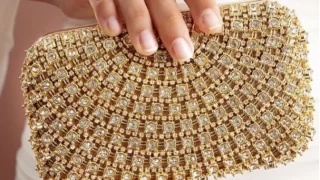 Bolsa Clutch 2 em 1: O Acessório Indispensável para Brilhar em Casamentos e Eventos