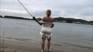 Fiquei sem frete fui inventar de vim na praia pescar..