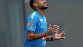 Neymar treina sem restrições com o grupo pelo segundo dia seguido